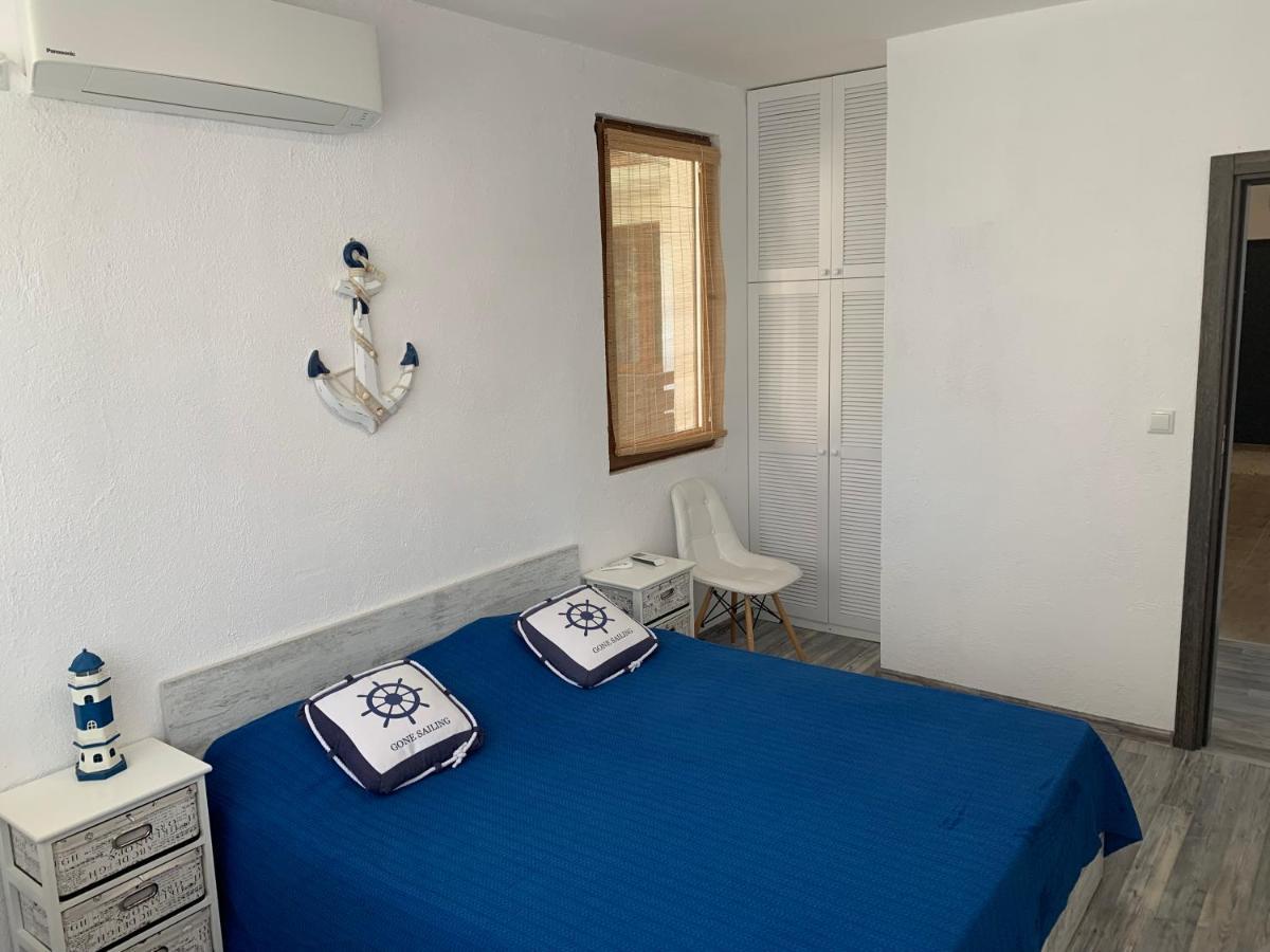 Oasis By The Sea Apartment Приморско Екстериор снимка